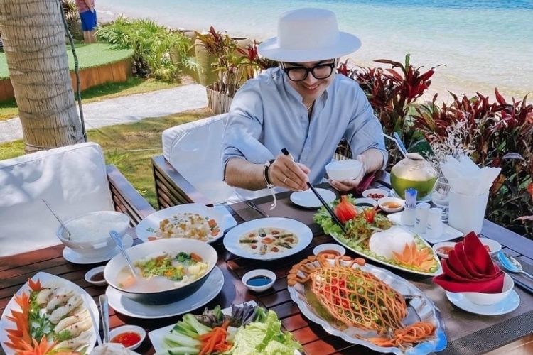 thuong thuc bua trua tai nha hang sea breeze